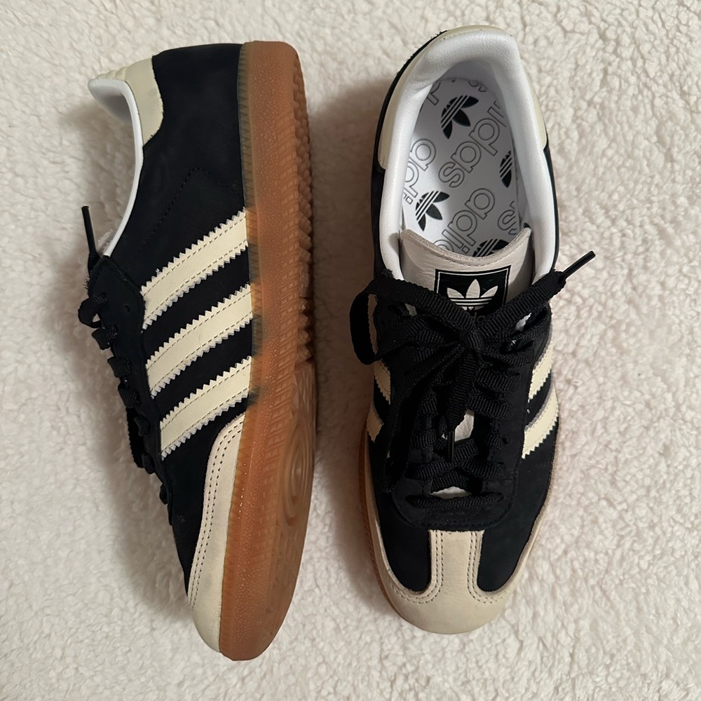 Adidas samba core black wonder white size 8